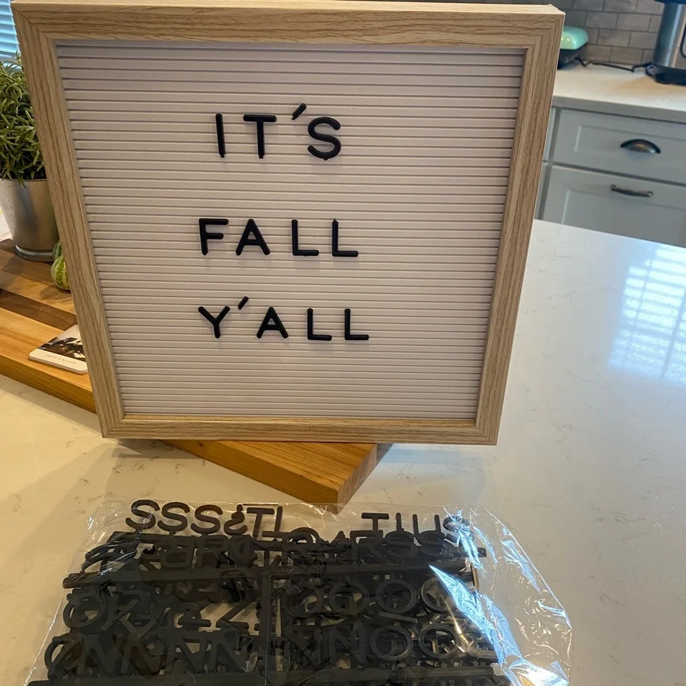 Target 12 x 12 Message Reader Board and Lettersu - Picture 2 of 4